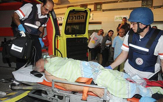 بالصور.. 4 إصابات بجراح وإصابة منزل بقصف السرايا لاوفاكيم بالجراد