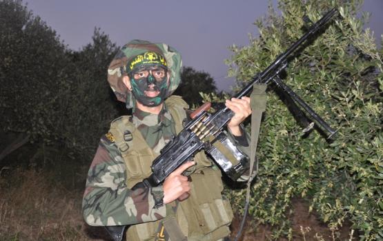 صور.. الاعلام الحربي للسرايا بـ"لواء الوسطى" يزف أحد مجاهديه