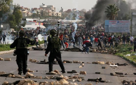 العدو يحذر من احتمال اندلاع انتفاضة ثالثة