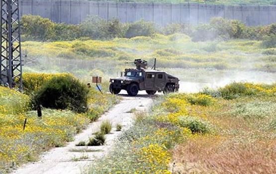 العدو يستهدف منازل المواطنين شرق خان يونس