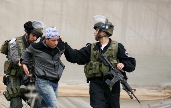 قوات الاحتلال تعتقل 6 مواطنين من محافظة الخليل