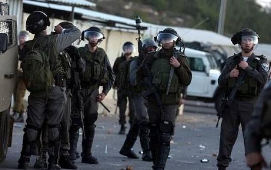 هدم منشآت ومداهمات بجنين والخليل