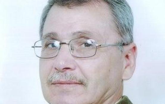 مسيرة تضامنية مع الأسير ميسرة أبو حمدية بالخليل