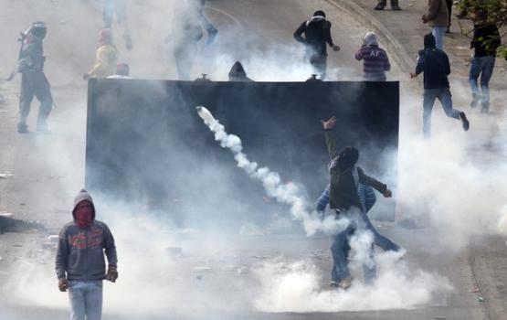 إصابة العشرات بالاختناق في مسيرة النبي صالح