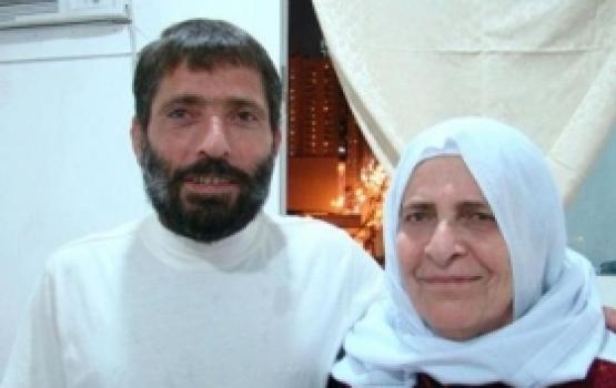 الأسير إبراهيم بارود يتنسم عبق الحرية بعد اعتقال دام 27 عاماً