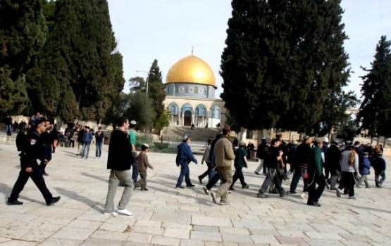 تواصل الرباط بالأقصى وإغلاق باب المغاربة أمام اليهود