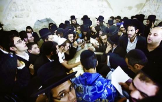 اقتحام قبر يوسف واندلاع مواجهات بنابلس