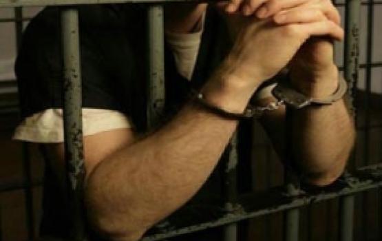 الأسير "إياد أبوخضير" يضرب عن شرب الماء