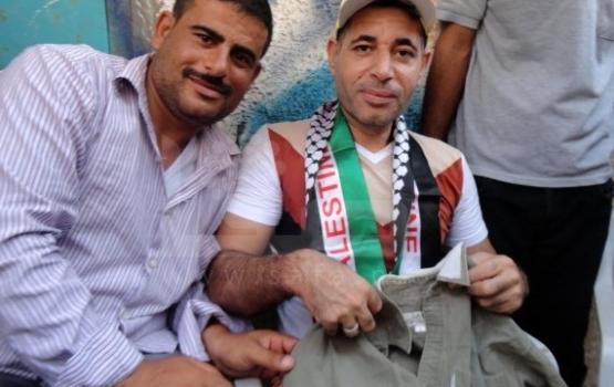 المحرر مدحت بربخ.. يعود بالقميص الذي نفذ به العملية