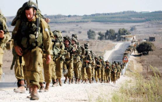 العدو يرسل قوات مشاة ومدفعية وتعزيزات كبيرة لمحيط غزة