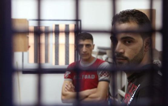 ثلاثة أسرى من الضفة يدخلون أعواما جديدة بسجون العدو