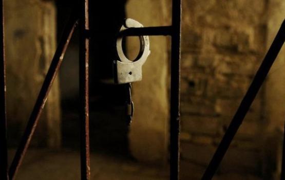 محكمة "عوفر" تصدر أحكاماً بحقّ 4 أسرى