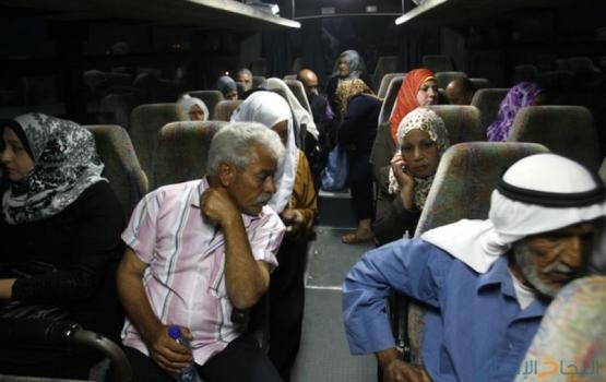 31 من أهالي أسرى غزة يزورن 18 أسيرًا بـ "رامون"