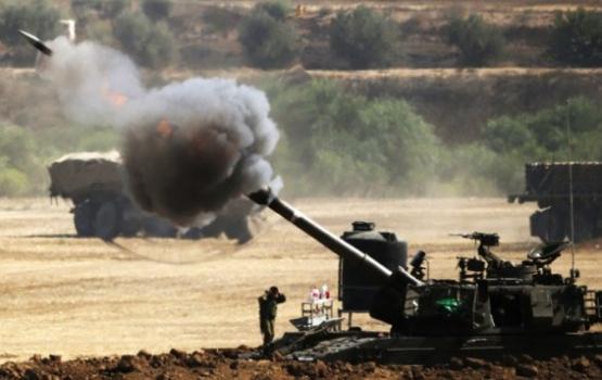 مدفعية العدو تقصف نقطتي مقاومة وسط وجنوب القطاع