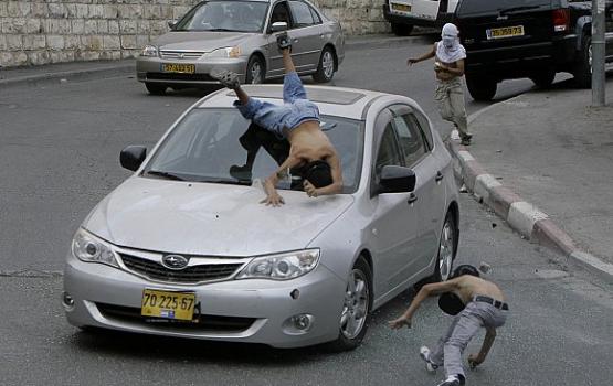 استشهاد فتى دهسه مغتصب صهيوني بالخليل