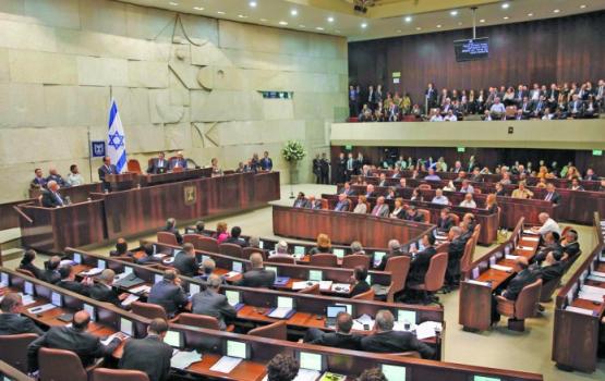 عقوبة القاء الحجارة تثير خلافات بين مسؤولين في الكيان