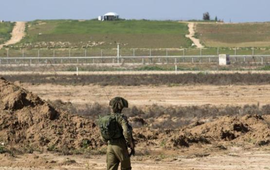 الاحتلال يستهدف عدداً من الشبان شرق قطاع غزة