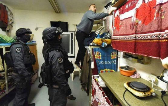 حمدونة: الاحتلال يتعمد التنغيص على الأسرى الفلسطينيين بالسجون