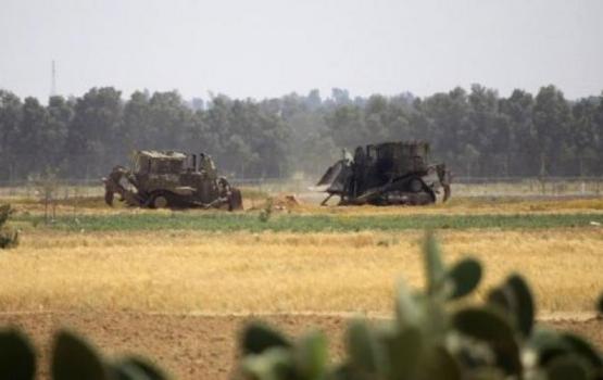 آليات الاحتلال تتوغل شرق مخيم البريج