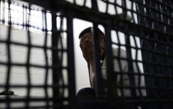 أسير من الخليل يدخل عامه الثامن عشر في سجون الاحتلال