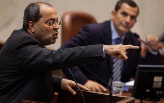 الطيبي: الأحياء المقدسية تتعرض لغزو استيطاني