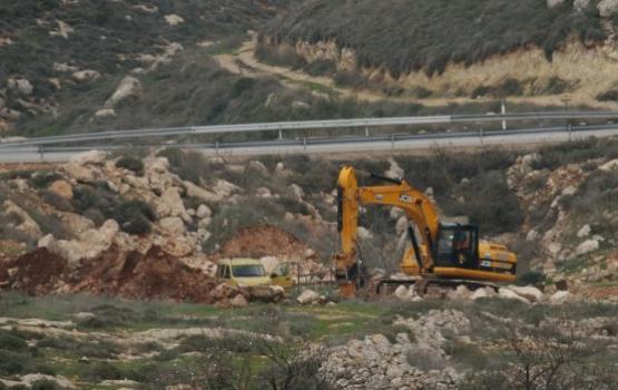 الاحتلال يجرف 6 دونمات غرب رام الله