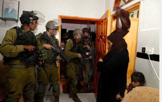 اعتقالات واقتحامات ومصادرة أموال وتسليم استدعاءات بالضفة