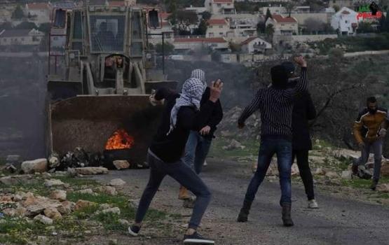 اشتباك مسلح في جنين وإصابات واعتقالات خلال مداهمات بالضفة