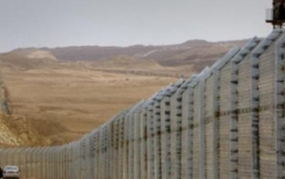 العدو سيشيد سياجا أمنيا على حدوده مع الأردن