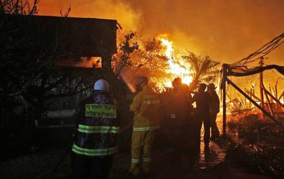 مسئول صهيوني: الحرائق أسوأ بكثير من عمليات السكاكين