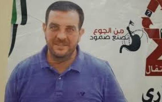 الأسير عودة الحروب يعلق إضرابه عن الطعام بعد تحقيق مطلبه