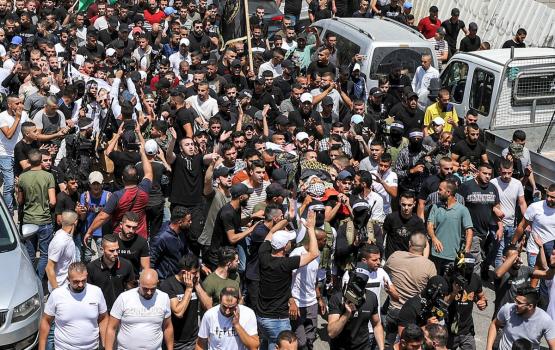 جماهير حاشدة تشارك في تشييع جثامين شهداء جنين