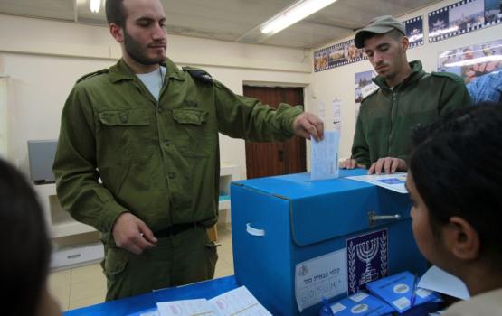 حظر إبداء الآراء السياسية لجنود العدو بفترة الانتخابات