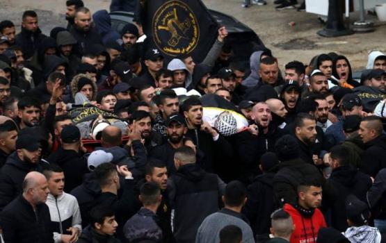 جماهير حاشدة تُشيع جثماني المجاهدين «خلوف وناطور» في جنين