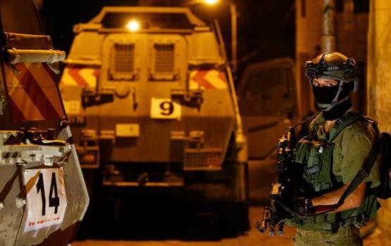 الاحتلال يعتقل شاباً جنوب جنين