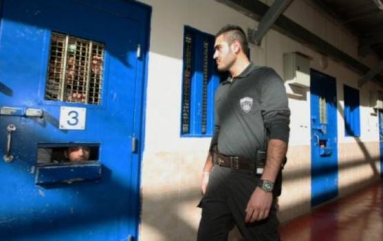 سبعة أسرى يدخلون أعوامًا جديدة في سجون الاحتلال
