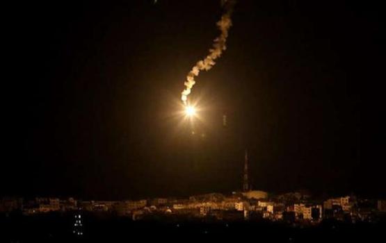 العدو يعتقل شابين اجتازا السلك الزائل شرق رفح