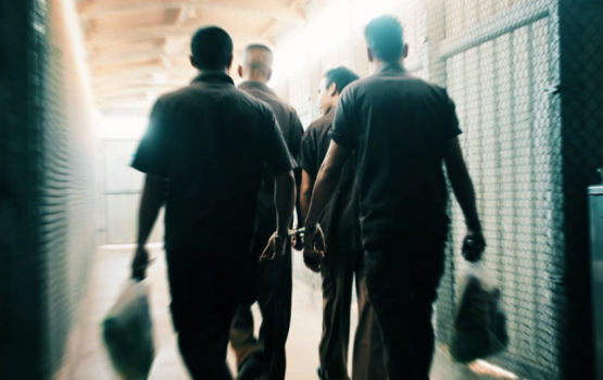 أسيران قاصران يرويان تفاصيل تعرّضهما للتنكيل أثناء اعتقالهما