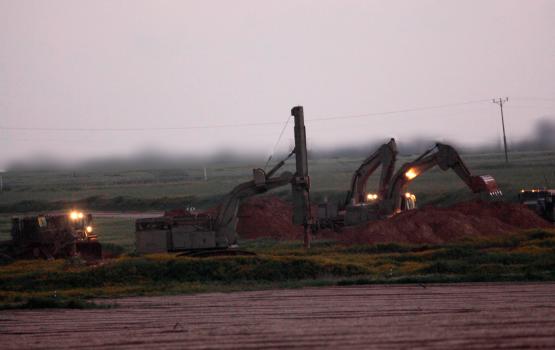 تجدد أعمال الحفر بحثا عن أنفاق للمقاومة شرق خان يونس