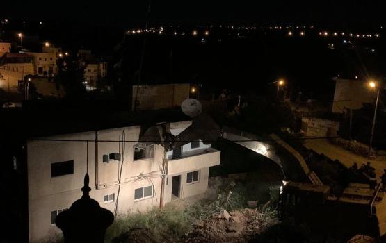 إخطارات صهيونية بهدم 6 منازل فلسطينية قرب رام الله