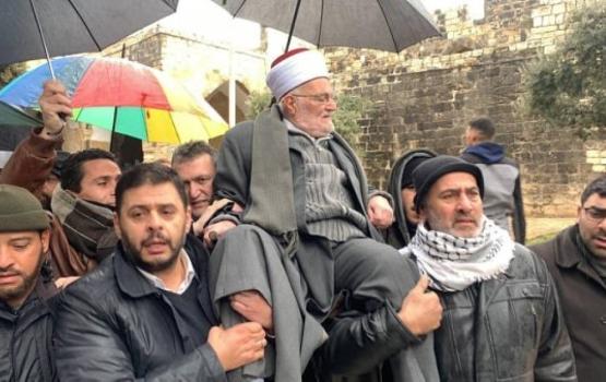 الاحتلال يُبعد الشيخ عكرمة صبري عن الأقصى 4 أشهر