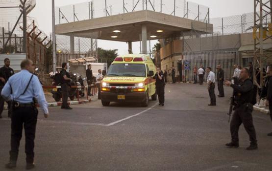  استئصال أجزاء من أمعاء الأسير الجريح نور البيطاوي