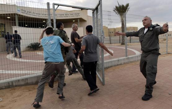 العدو يغلق مناطق واسعة بمغتصبات "غلاف غزة"