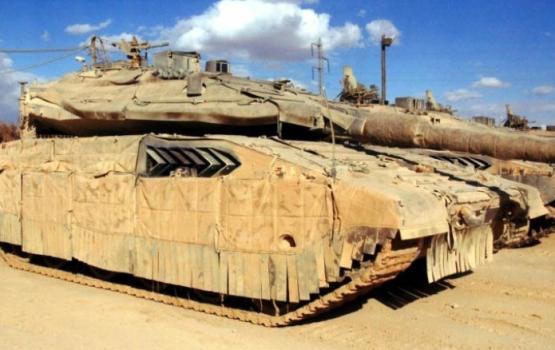 دبابة صهيونية للتمويه في الحروب