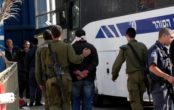 الأسرى الإداريون يواصلون مقاطعة محاكم الاحتلال لليوم الـ67