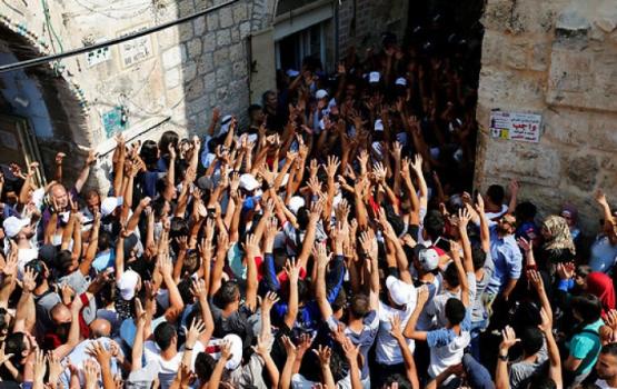 المقدسيون ينتصرون مجدداً.. فتح أبواب الأقصى دون تحديد أعمار أو شروط